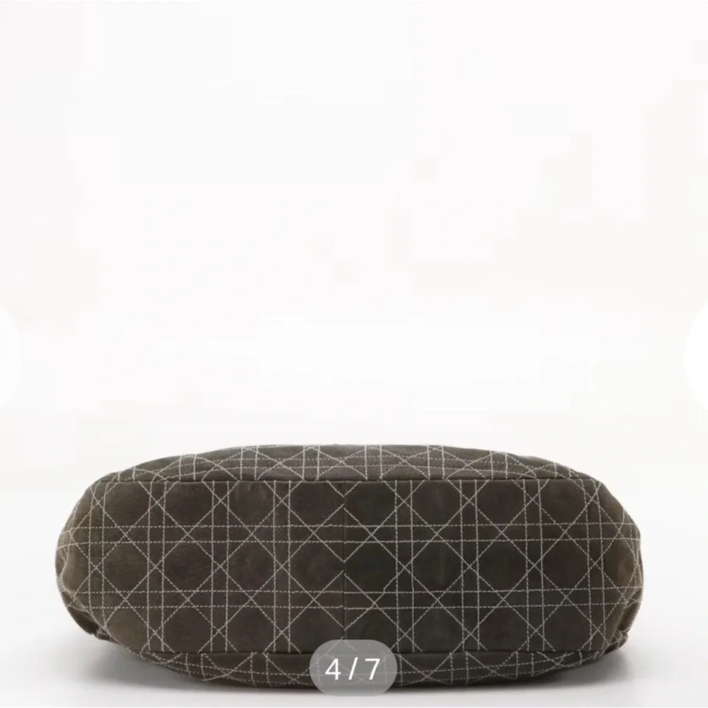 Christian Dior hobo bag in Cannage stitched Goatskin leather. Dark Gray Brown